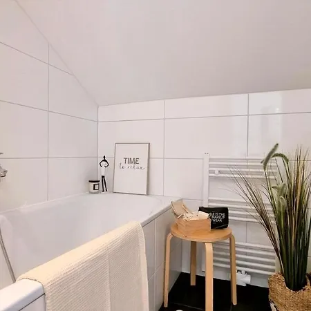 Helle Und Gepflegte 2 Dachgeschoss-wohnung Bietigheim-Bissingen